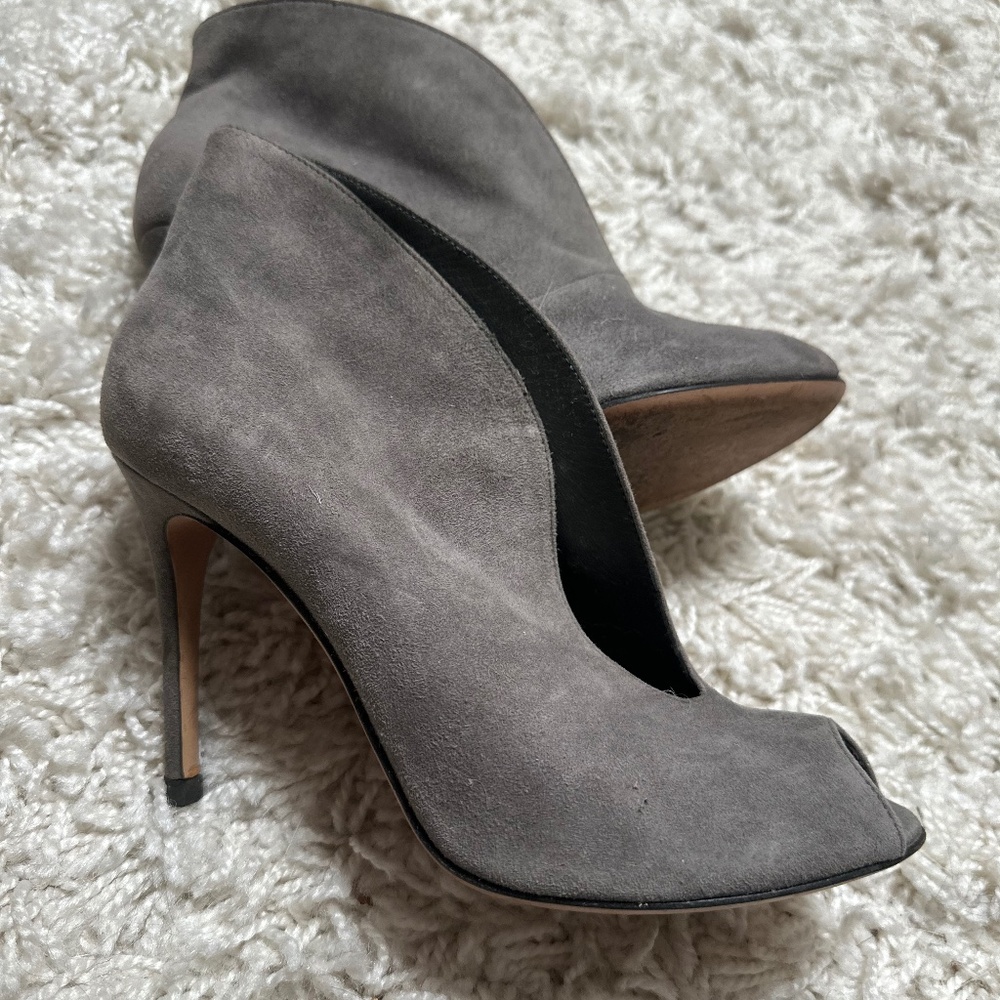 Gianvito Rossi peep toe booties 37